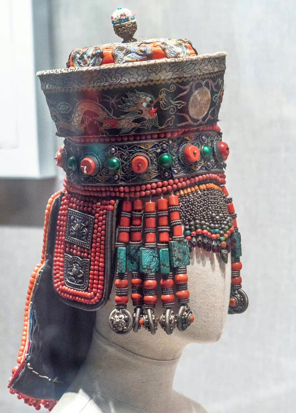 清代鄂尔多斯蒙古族女性头饰